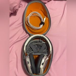 V Moda Crossfade Wireless headphones